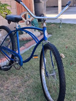 Vintage bicycle schwinn cruiser