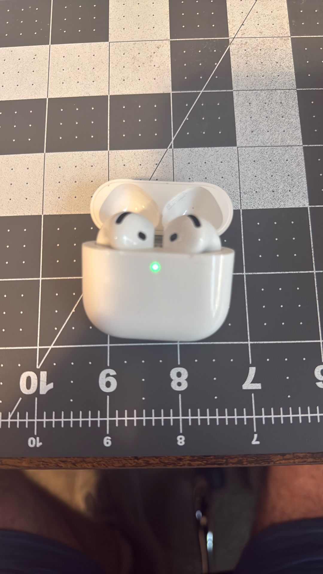 Used AirPod 4