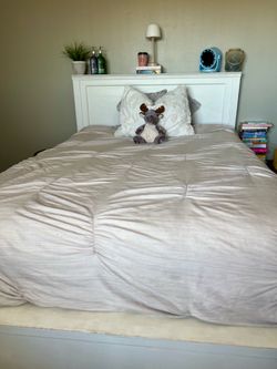 Pier 1 Import Full Size Bed