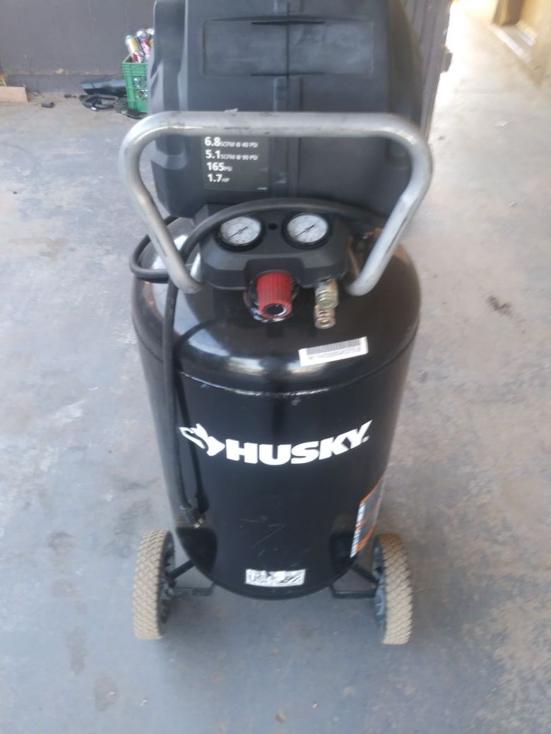 Husky 33 gallon 165 psi 1.7hp air compressor