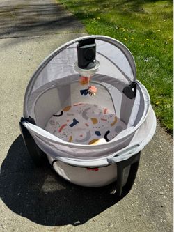 Baby saucer playmat