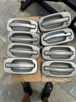 99-06 GM Chevy Escalade door handles