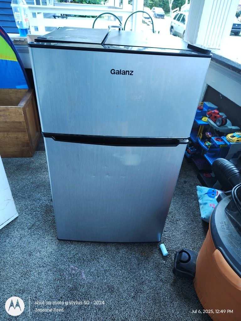 Mini Fridge And Freezer