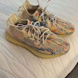Adidas Yeezys Size 6men/7women