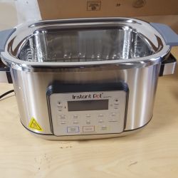  Instant Pot Aura Pro Multi-Use Programmable Slow Cooker with  Sous Vide, 8 quart, Silver (AURA PRO 8QT): Home & Kitchen