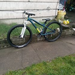 Diamondback 27.5 Inch Mountain bike Great Price!!
