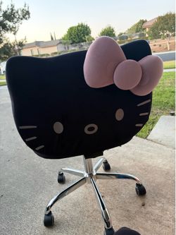 Hello kitty vanity Chair