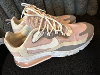 Womens Nike 270 React Size 8.5