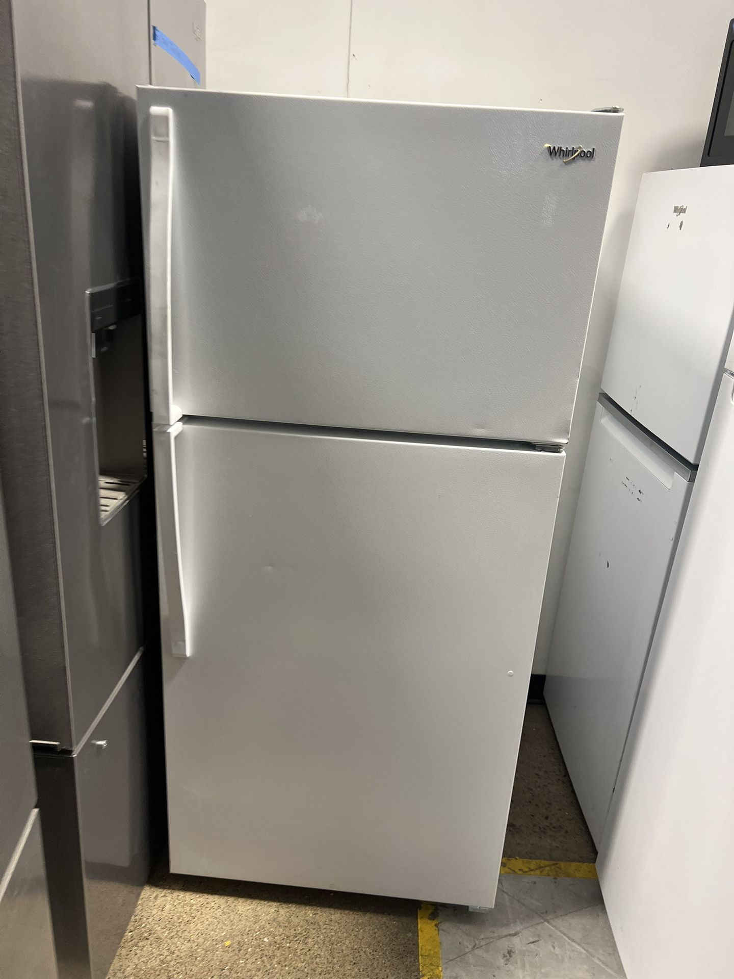 Whirlpool Top Freezer Fridge 18cf Appliances