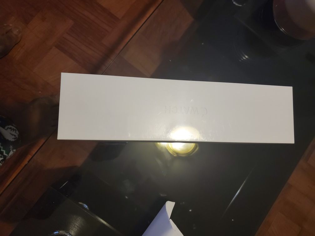 Apple watch series 5 brand new 44mm