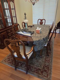 Dining Table & Chairs