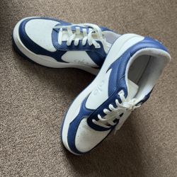 Women’s Alo Sneakers Blue Size 7W