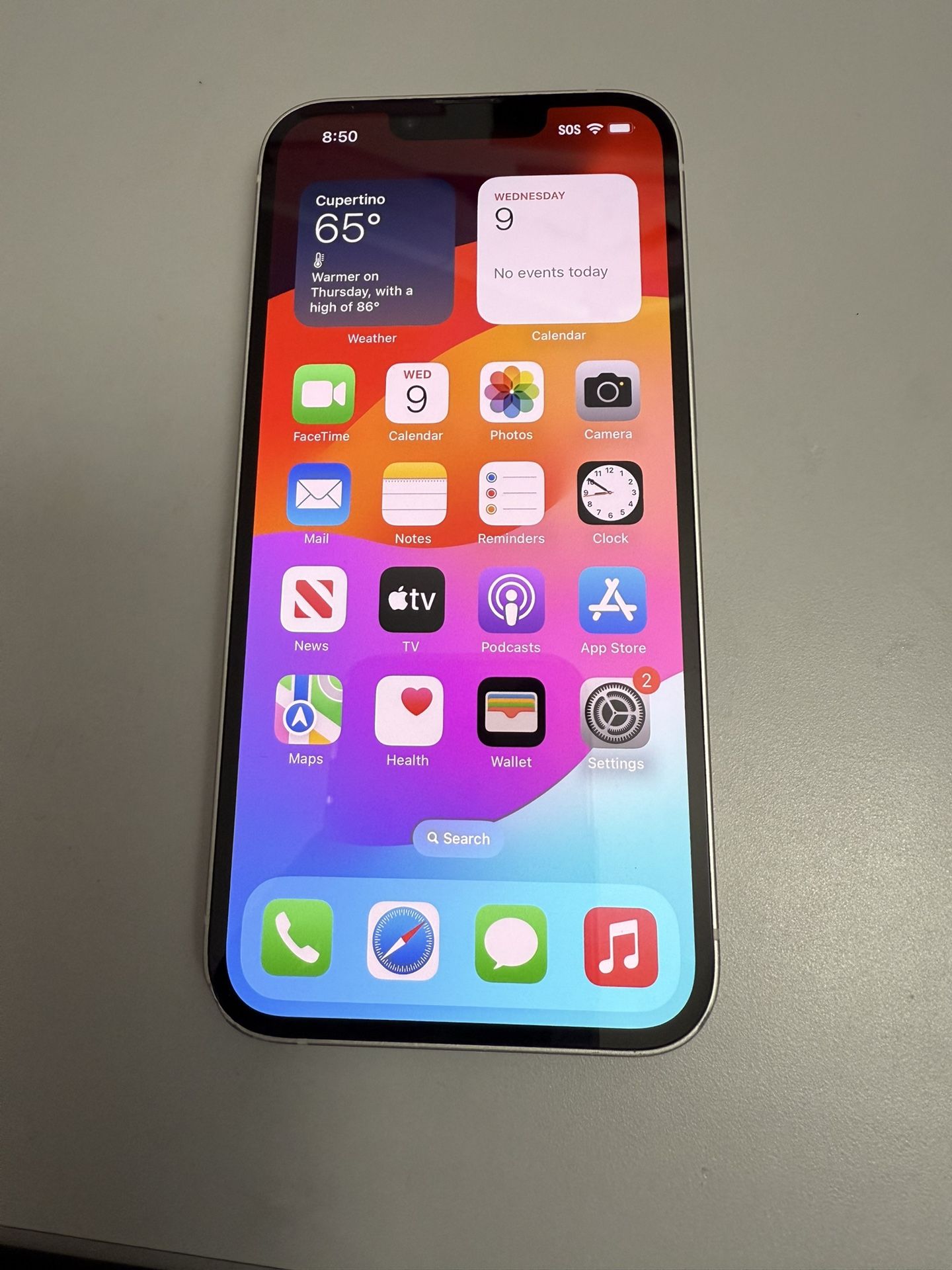 White iPhone 14 128g Fully Unlocked Mint Condition 
