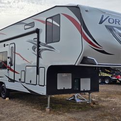 Genesis Supreme 3016 Iks Toy Hauler 