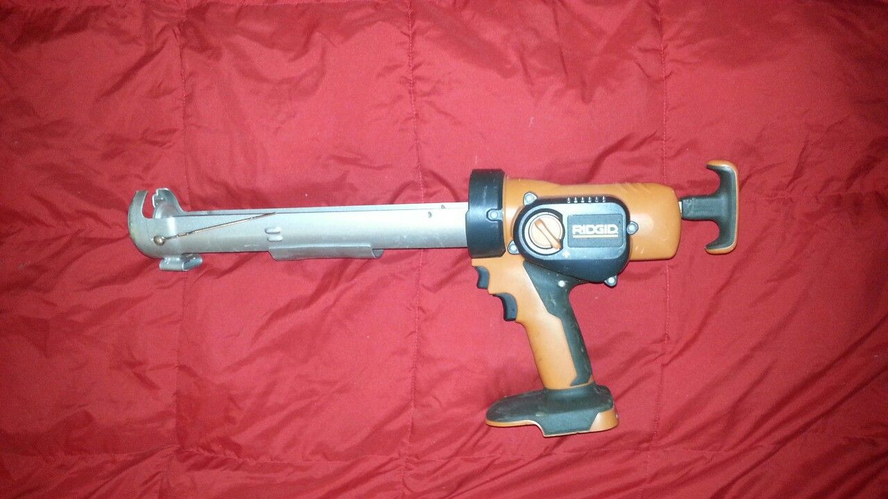 Ridgid R8804 18V/24V Caulk Gun