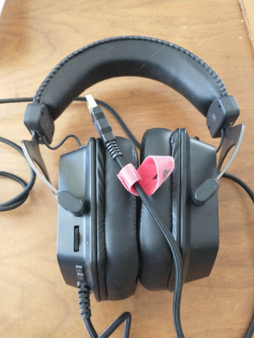 Viper USB wired headphones adjustable volume control