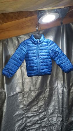Gap Kid (Boys/size XS 4-5) Blue goose down puffy style zip up jacket🎅⛄🎄