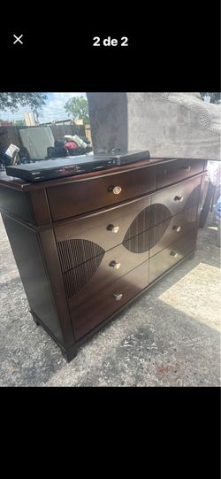 Dresser