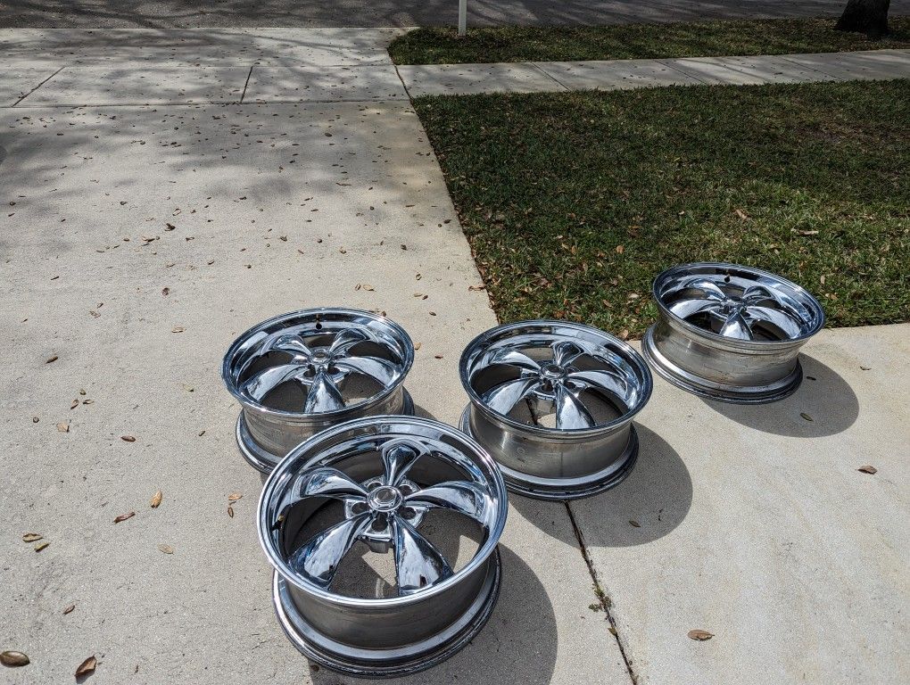 Dodge Challenger Custom Wheels