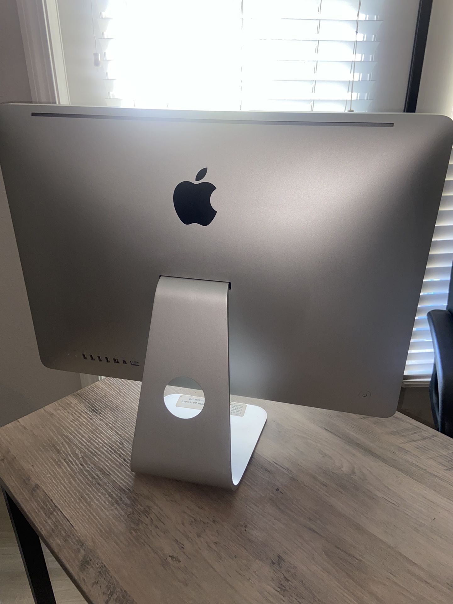 Apple IMac (21.5 Inch) Mid 2010