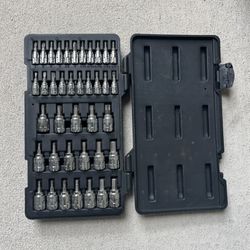 Socket Set Standard Hex/Slot GEARWRENCH 39 Pc. 1/4" & 3/8" Drive Pass-Thru Bit