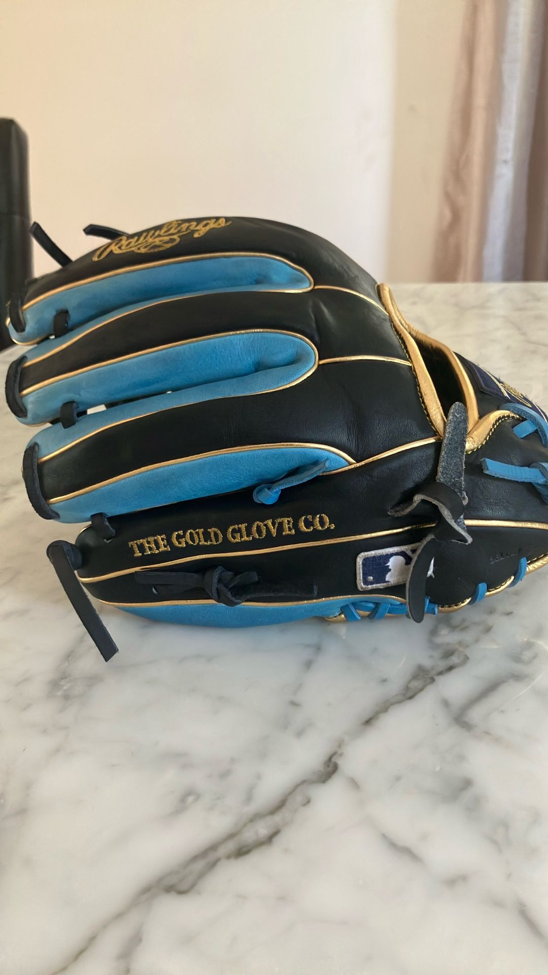 2025 Rawlings Heart Of Hide 11.5, Navy/Columbia Blue