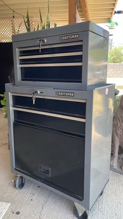 Gorgeous new condition craftsman tool box whit keys