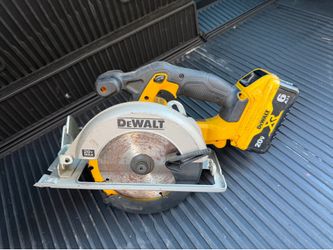 Dewalt 20 volt skill saw no battery $50