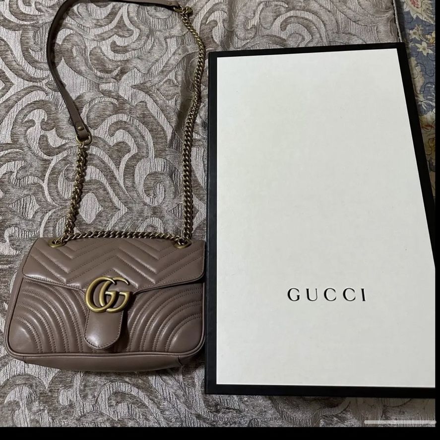 Gucci GG marmont shoulder bag medium in dusty pink