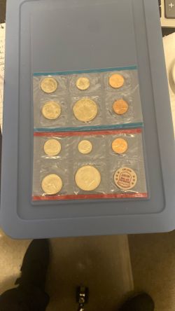 1972 United States Mint Uncirculated Coin Set.