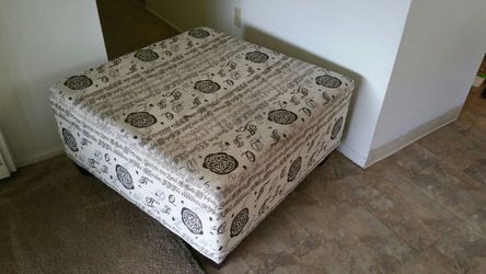 Vintage ottoman