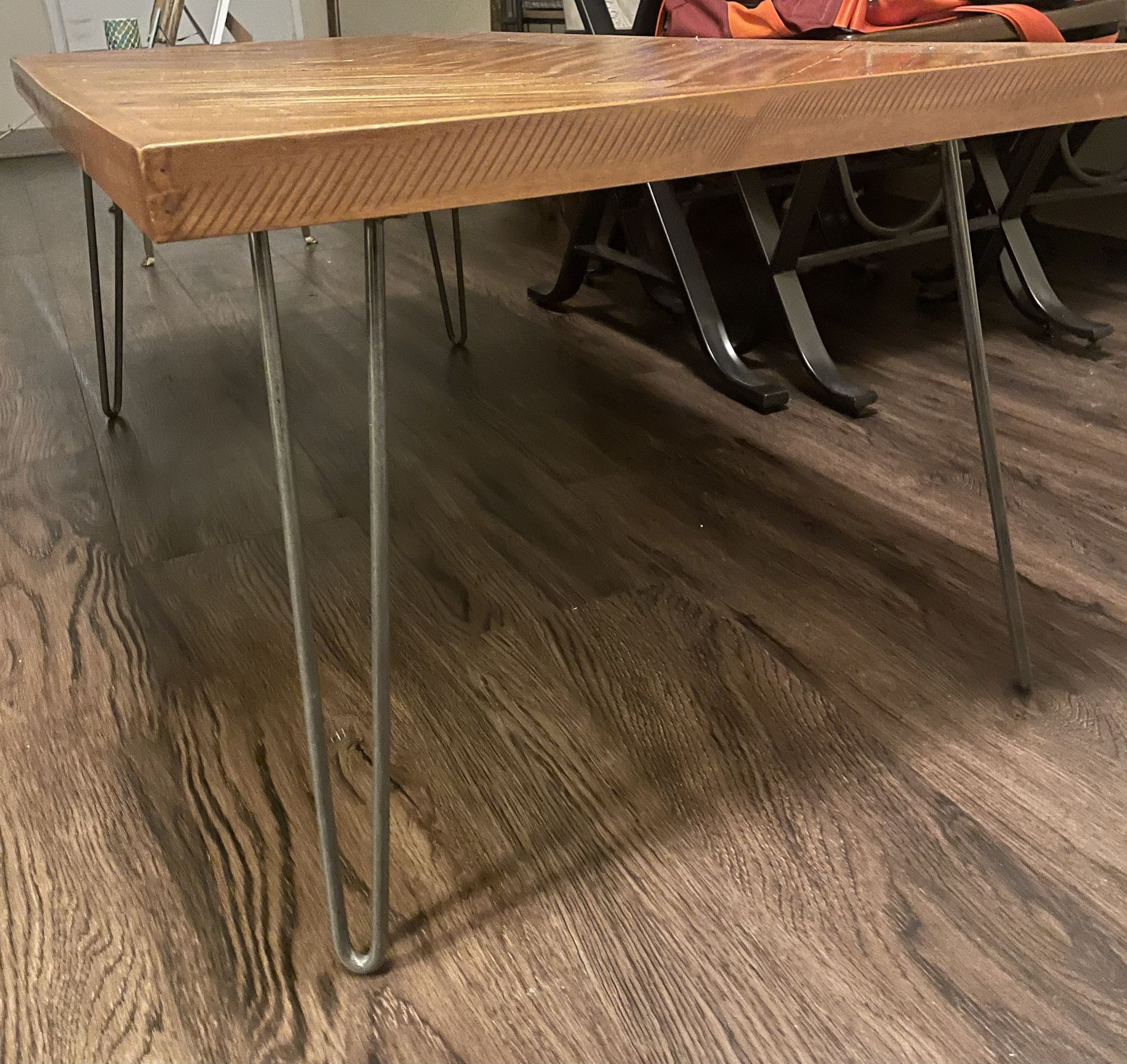 Pin Legs And Wood Coffee Table