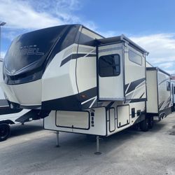 USED 2022 Prime Time Sanibel 