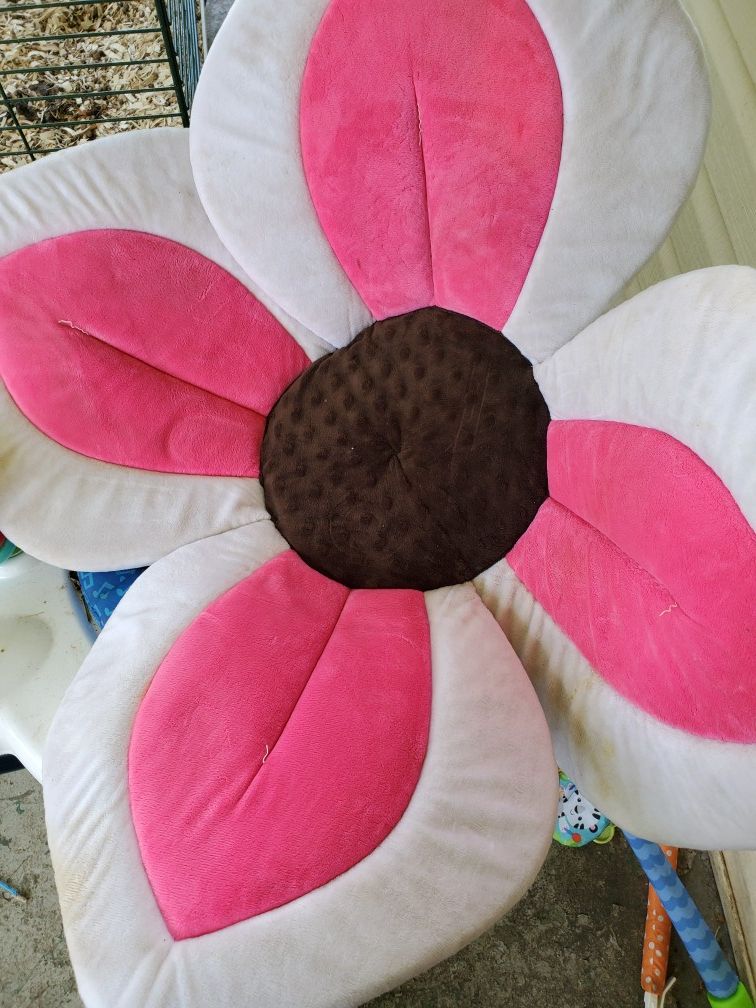 Infant blooming bath lotus