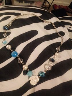 rose and blues linked necklace $5