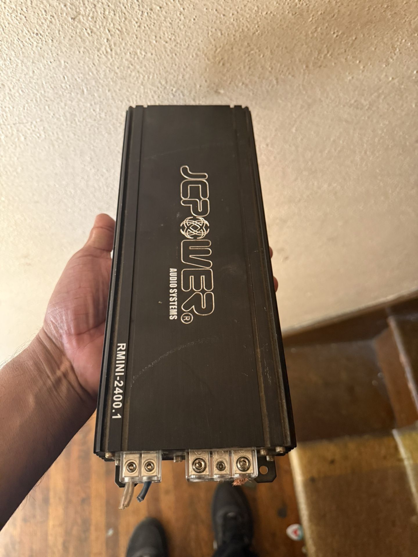 Jc Power 2400.1 Watts Amp