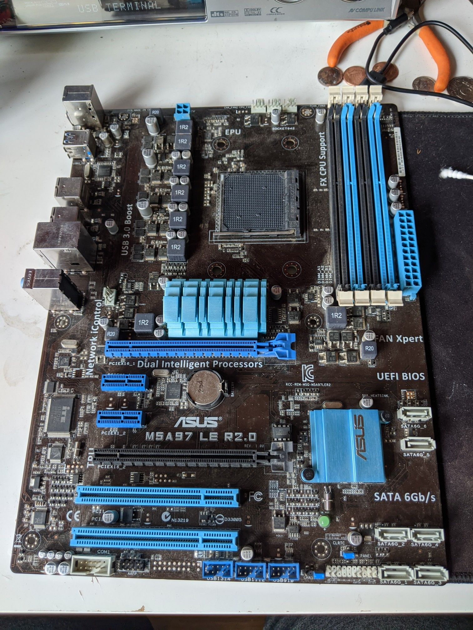 ASUS M5A97 LE R2.0 DDR3 Motherboard UNTESTED for Sale in Orange, CA