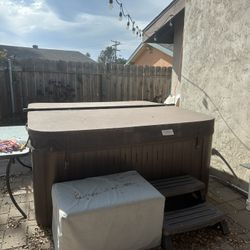 Sundance jacuzzi spa $6000 Or Best Offer 
