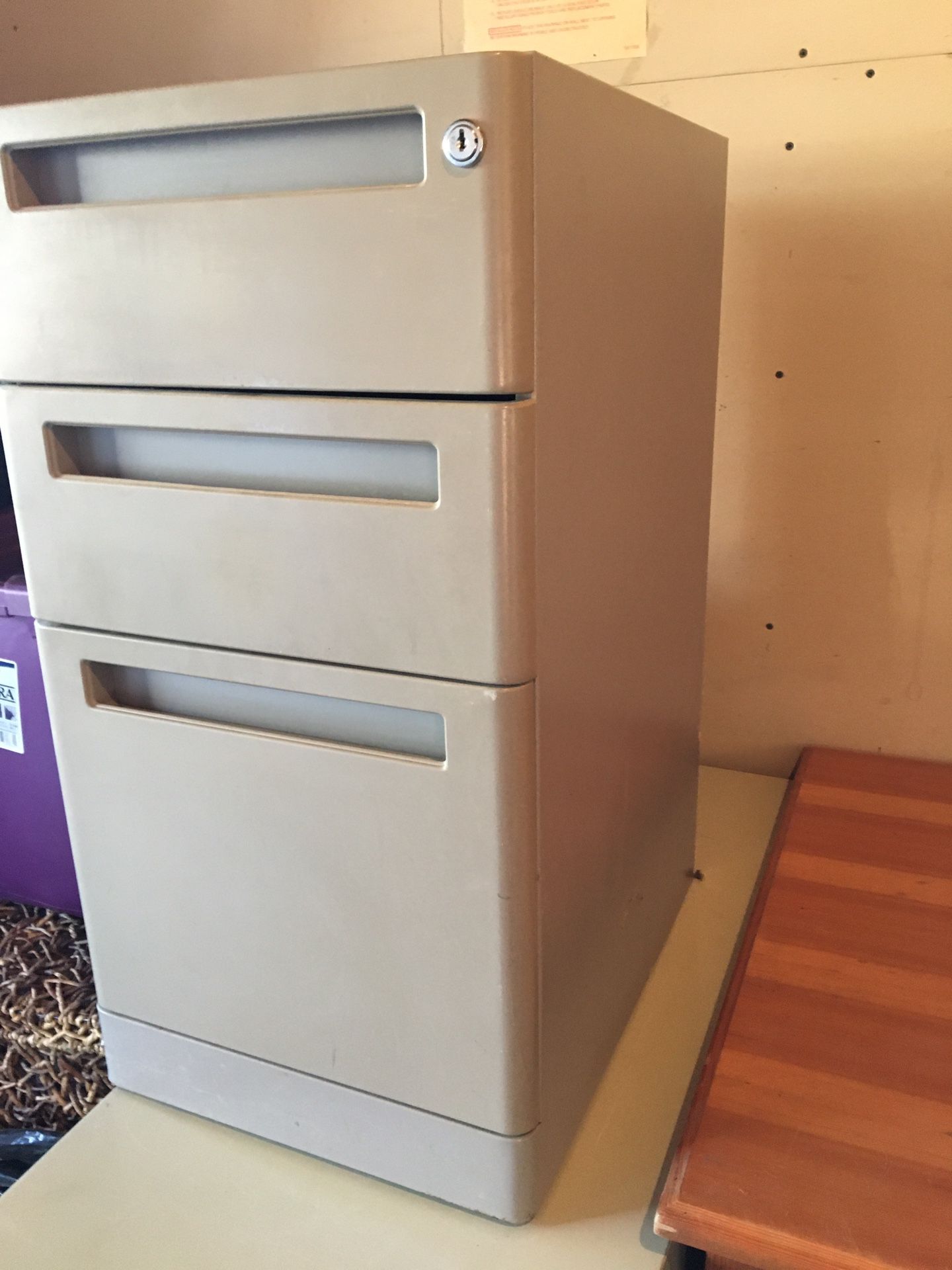 3 drawer metal file cabinet