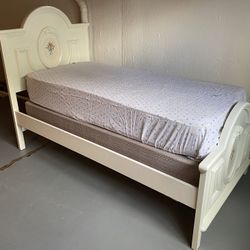 Bed With Extra Mattress 