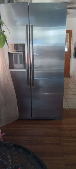 Whirlpool refrigerator/freezer/ ice maker