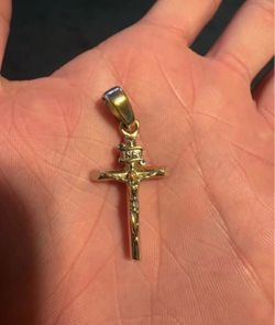 “GOLD PLATED” GLD Crucifix In 14k Yellow