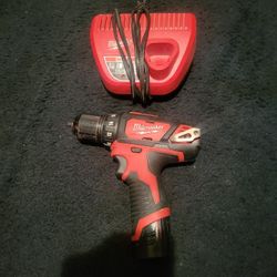 Milwaukee Drill With Battery And Charger 