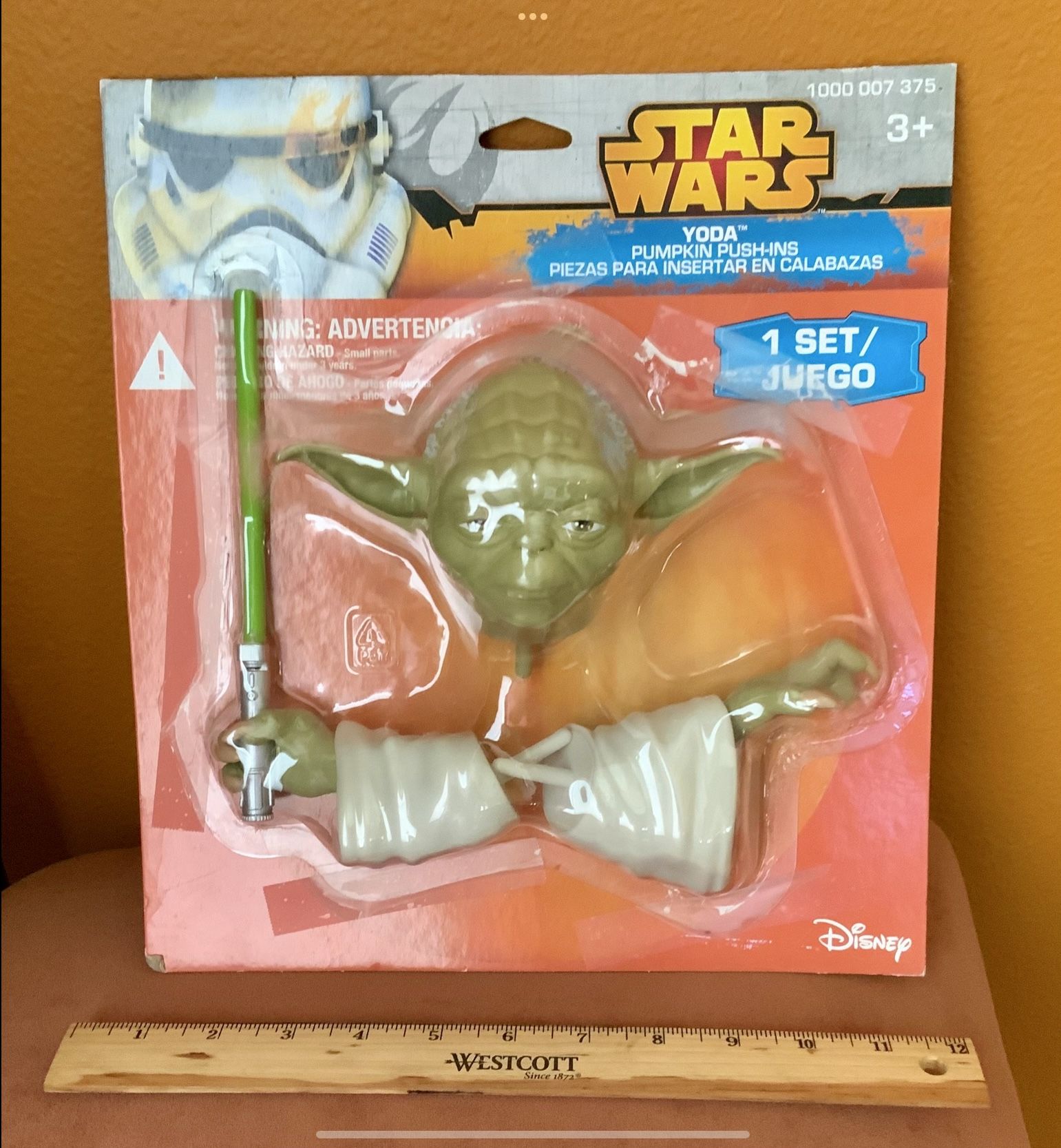 HALLOWEEN YODA DISNEY PUMPKIN PUSH INS (SALE)