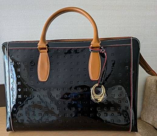 NWT Arcadia Italian Patent Leather Tote - Black Tan