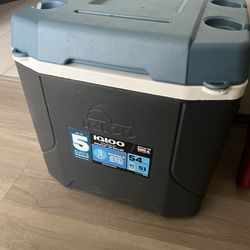 Igloo Cooler With wheels