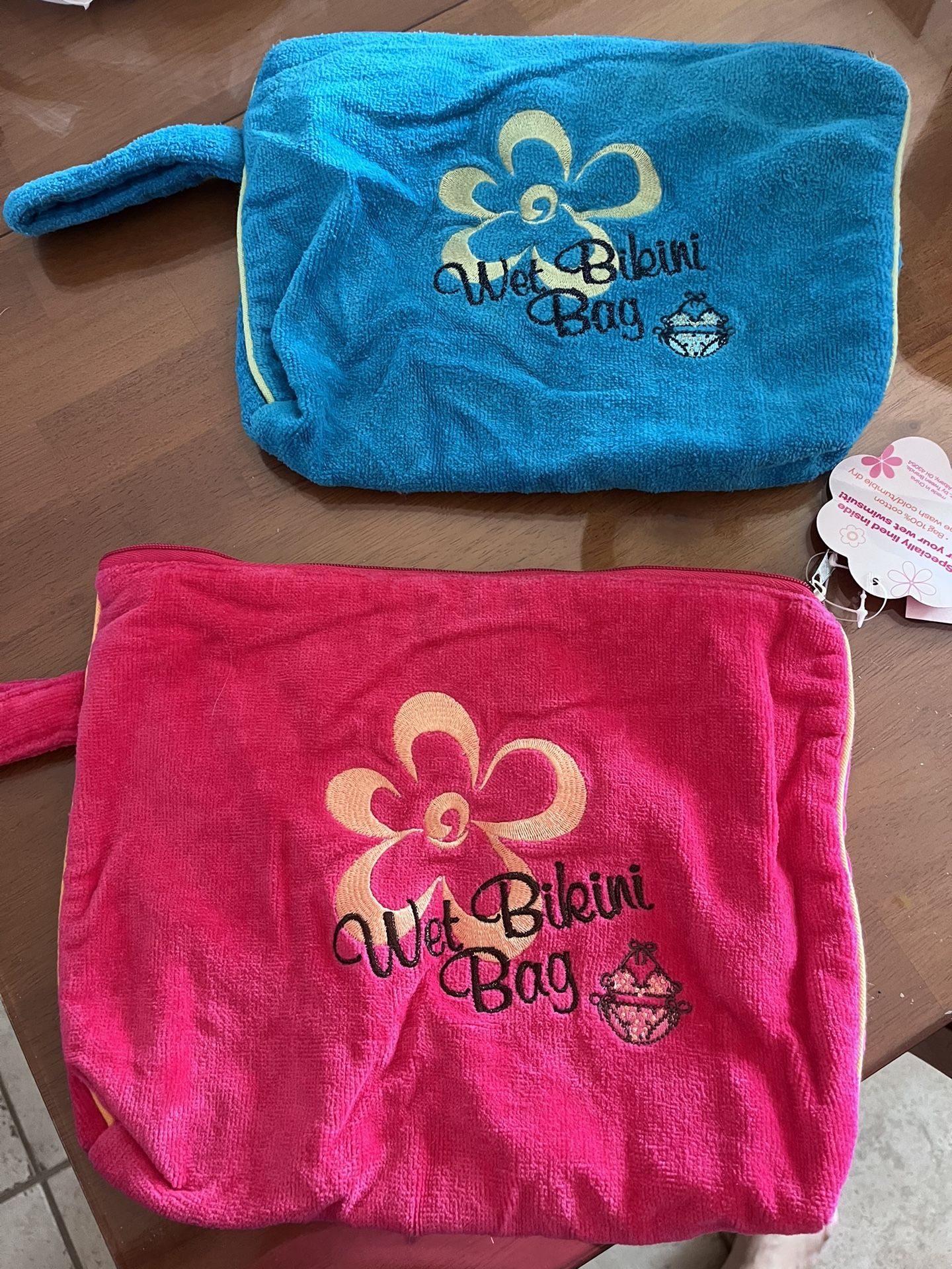 New With Tags Wet Bikini Bag ‘s 👙