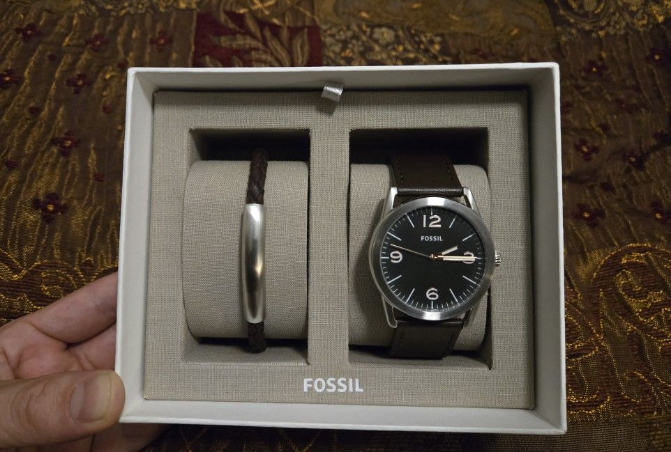 Fossil NEW Ledger Three-Hand Brown Leather Watch and Bracelet Gift Set (BQ2465)