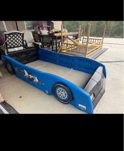 Race car bed