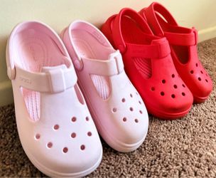 Crocs Mary Jane Clogs – size 2